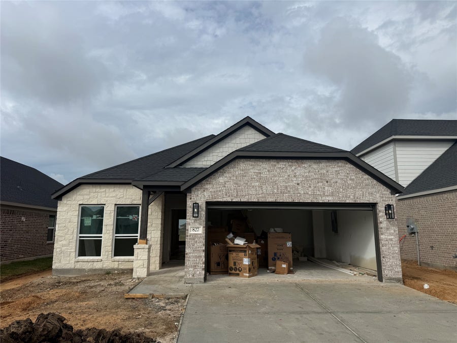 Property photo for 827 Orchard Vale Road, Rosharon, TX