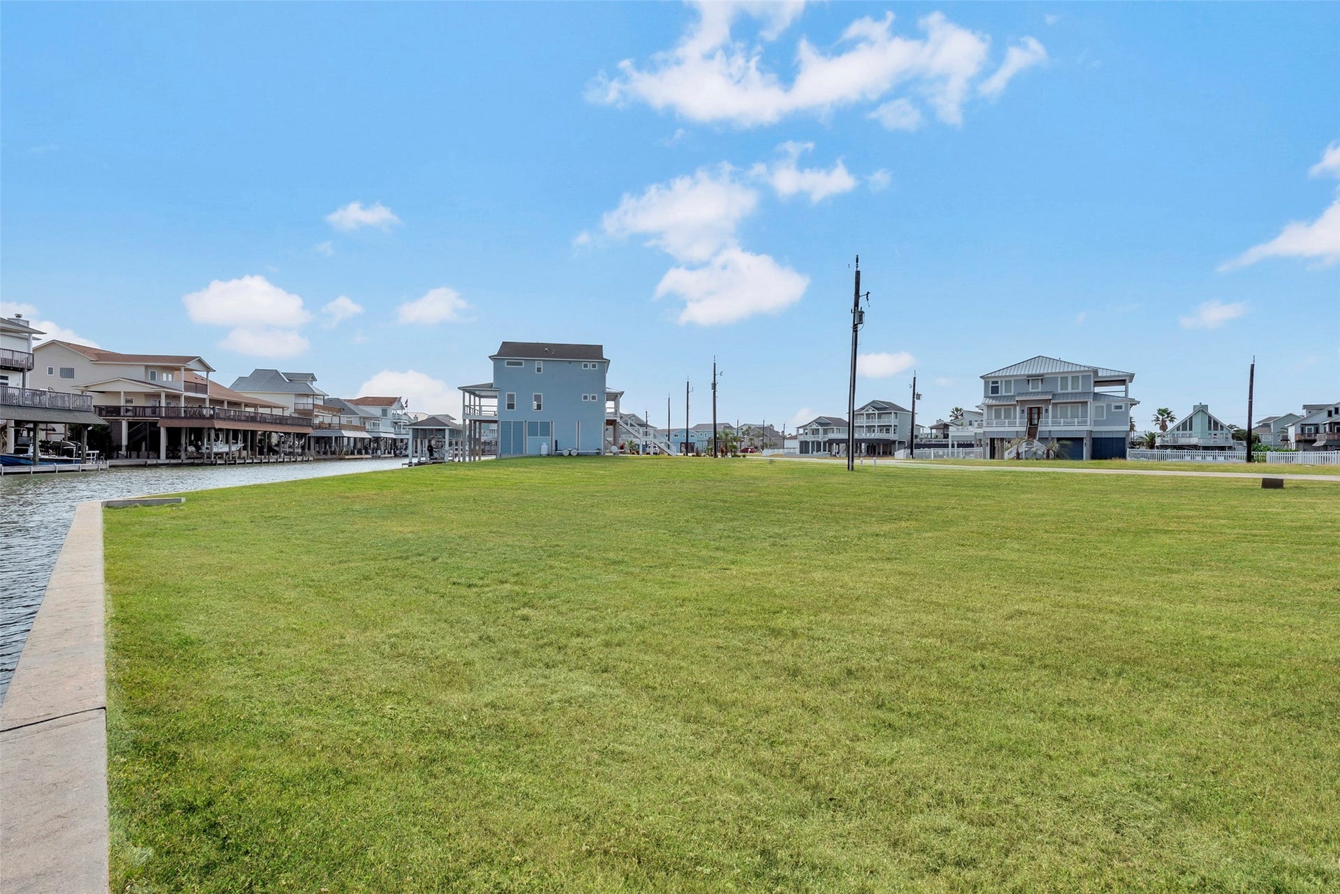 502 Neptune Circle, Tiki Island, TX 77554 502 Neptune Circle, Tiki Island, TX 77554