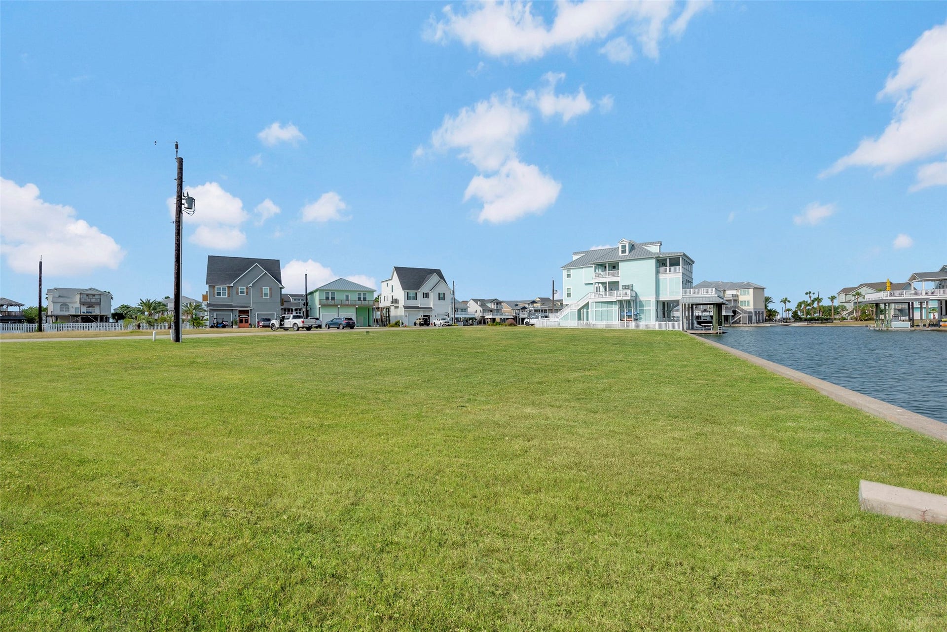 502 Neptune Circle, Tiki Island, TX 77554 502 Neptune Circle, Tiki Island, TX 77554