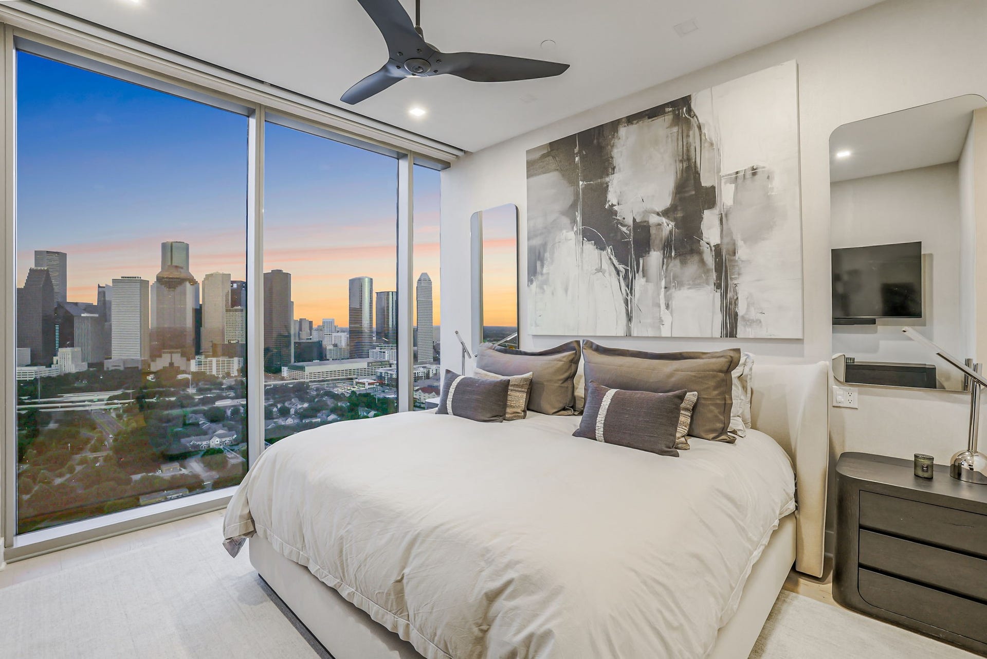 1711 Allen Parkway, #2704, Houston, TX 77019