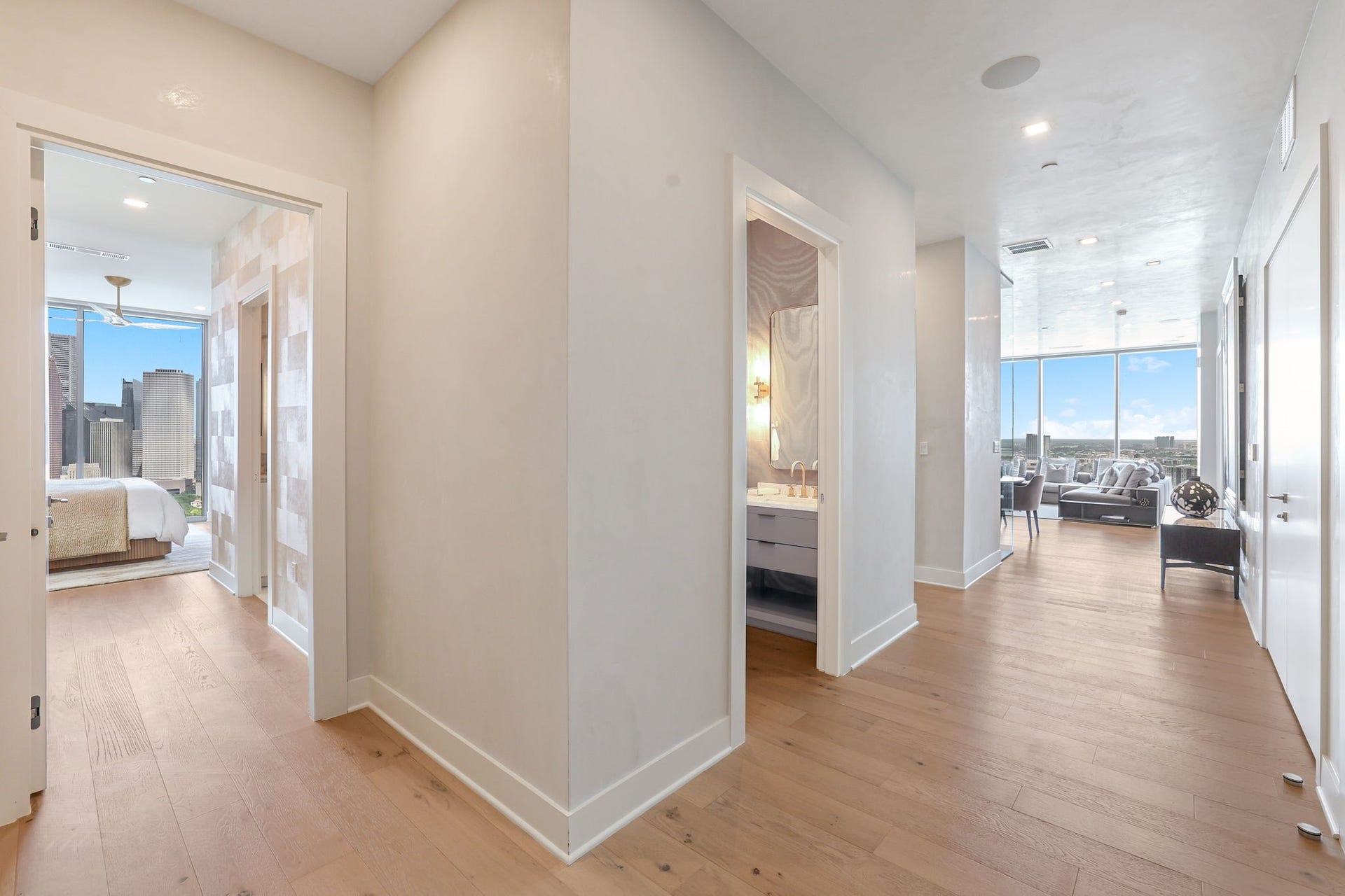1711 Allen Parkway, #2704, Houston, TX 77019