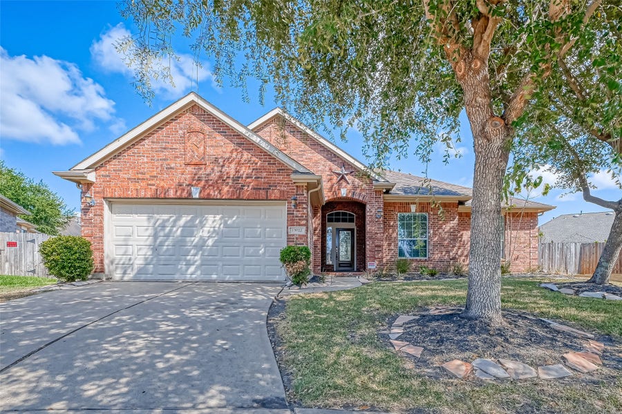 Property photo for 13922 Normandy Court, Sugar Land, TX