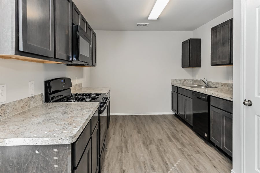 Property photo for 931 Imperial Heights Drive, Houston, TX