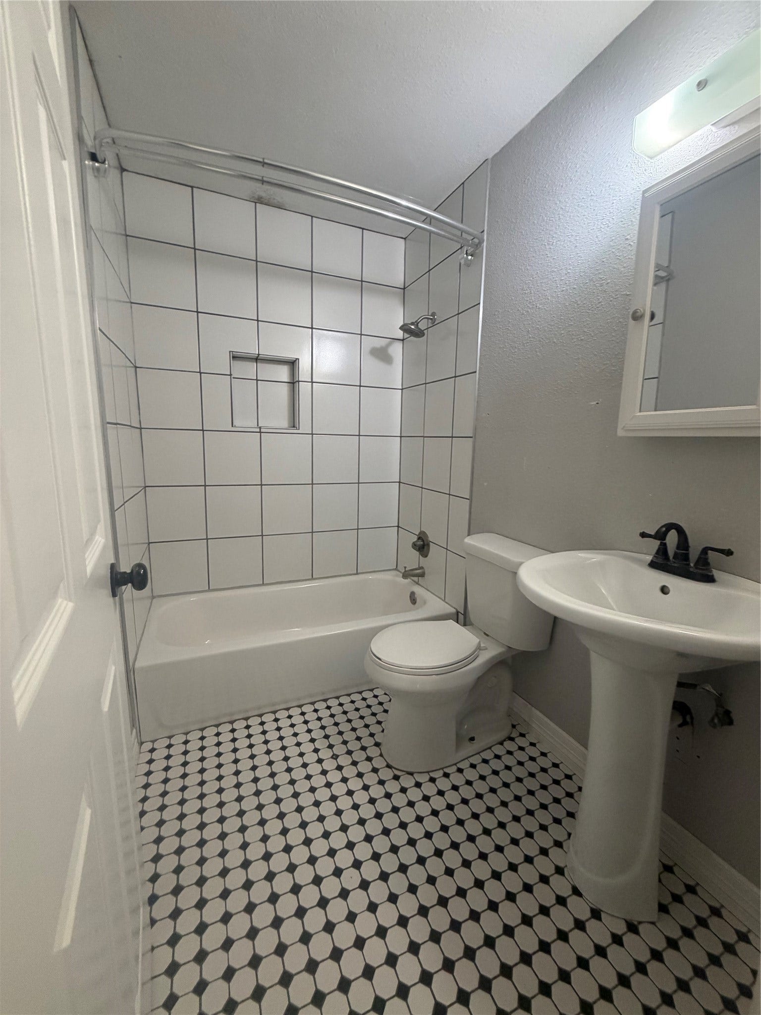 2434 Oleander Drive, Pasadena, TX 77503 2434 Oleander Drive, Pasadena, TX 77503