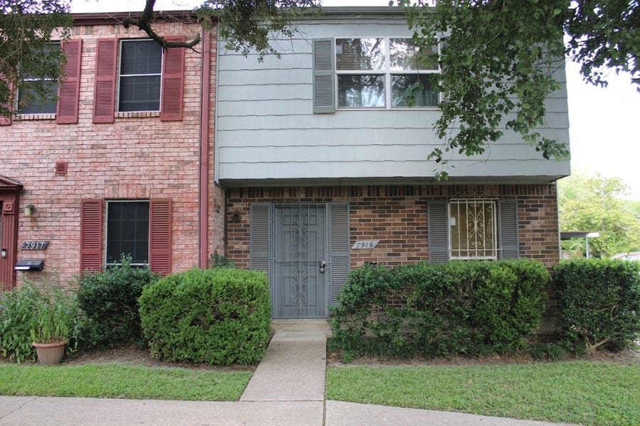 Property photo for 7919 Grove Ridge Drive, Houston, TX