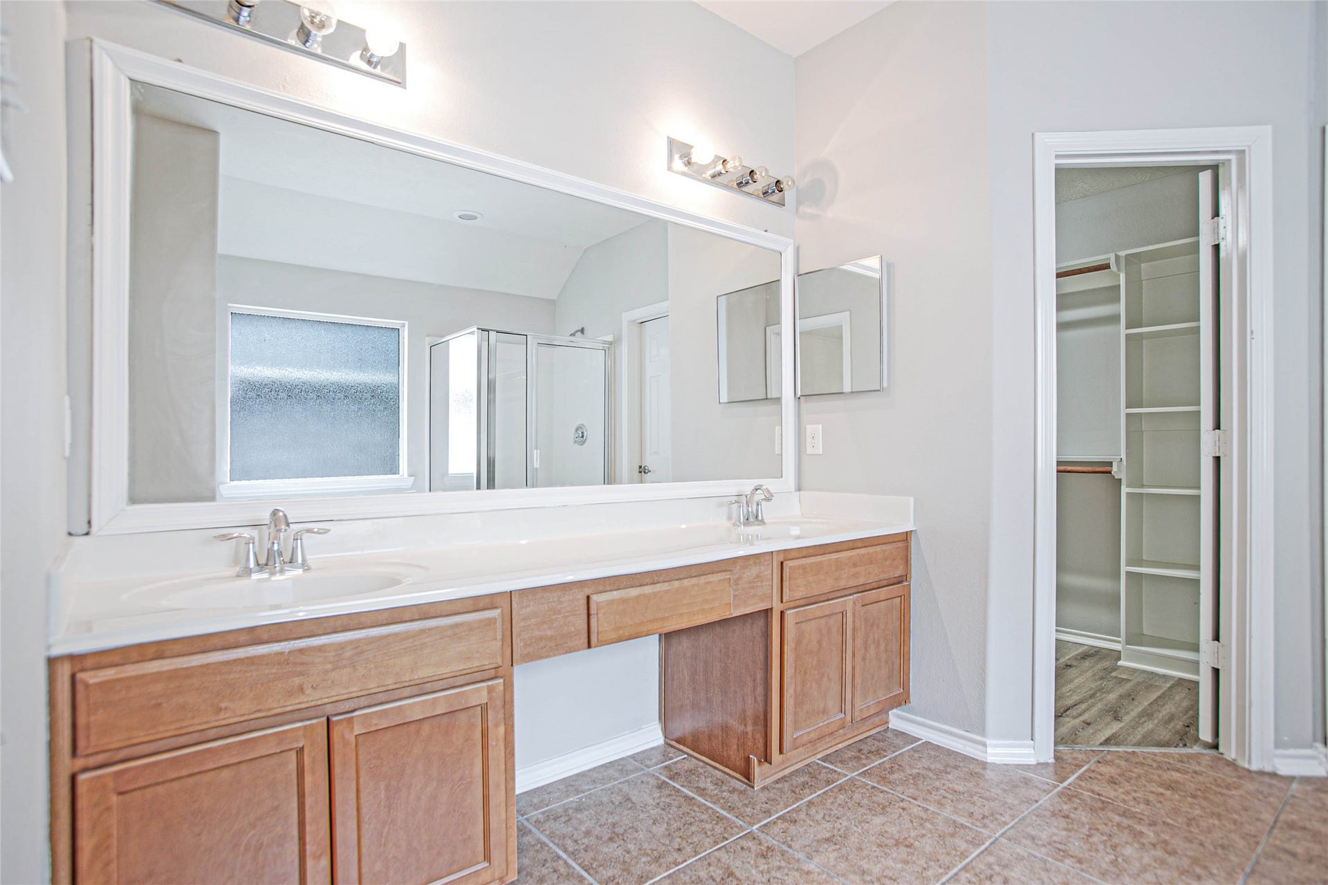 43 W Spindle Tree Circle, The Woodlands, TX 77382