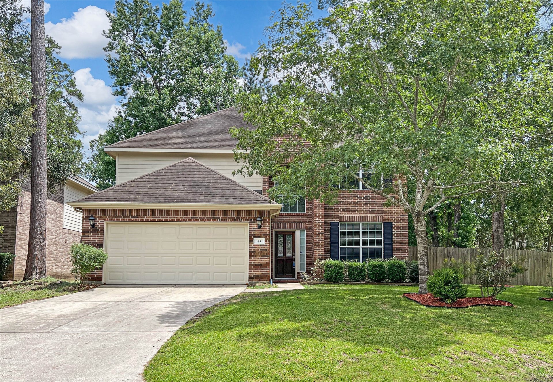 43 W Spindle Tree Circle, The Woodlands, TX 77382