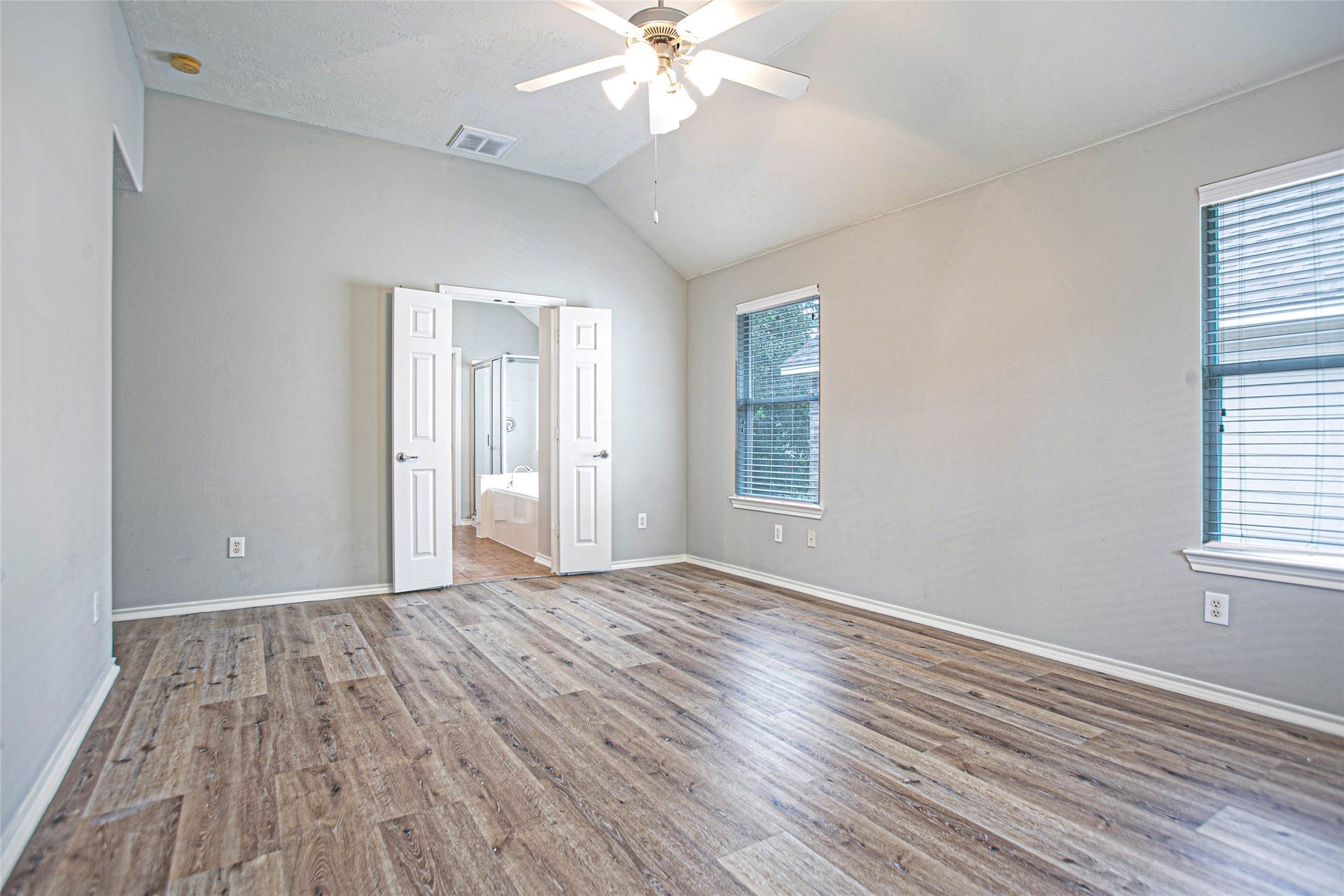 43 W Spindle Tree Circle, The Woodlands, TX 77382