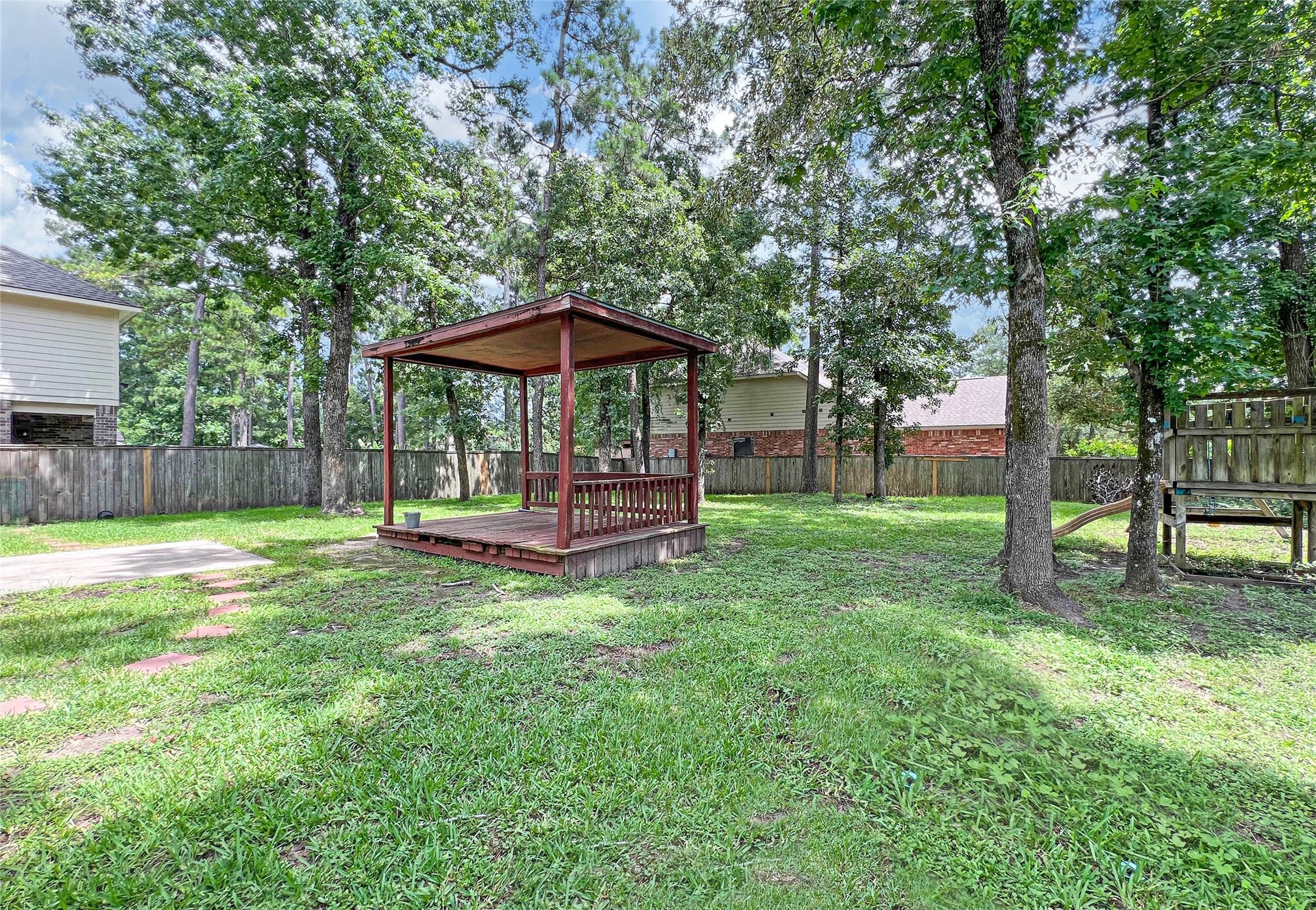 43 W Spindle Tree Circle, The Woodlands, TX 77382