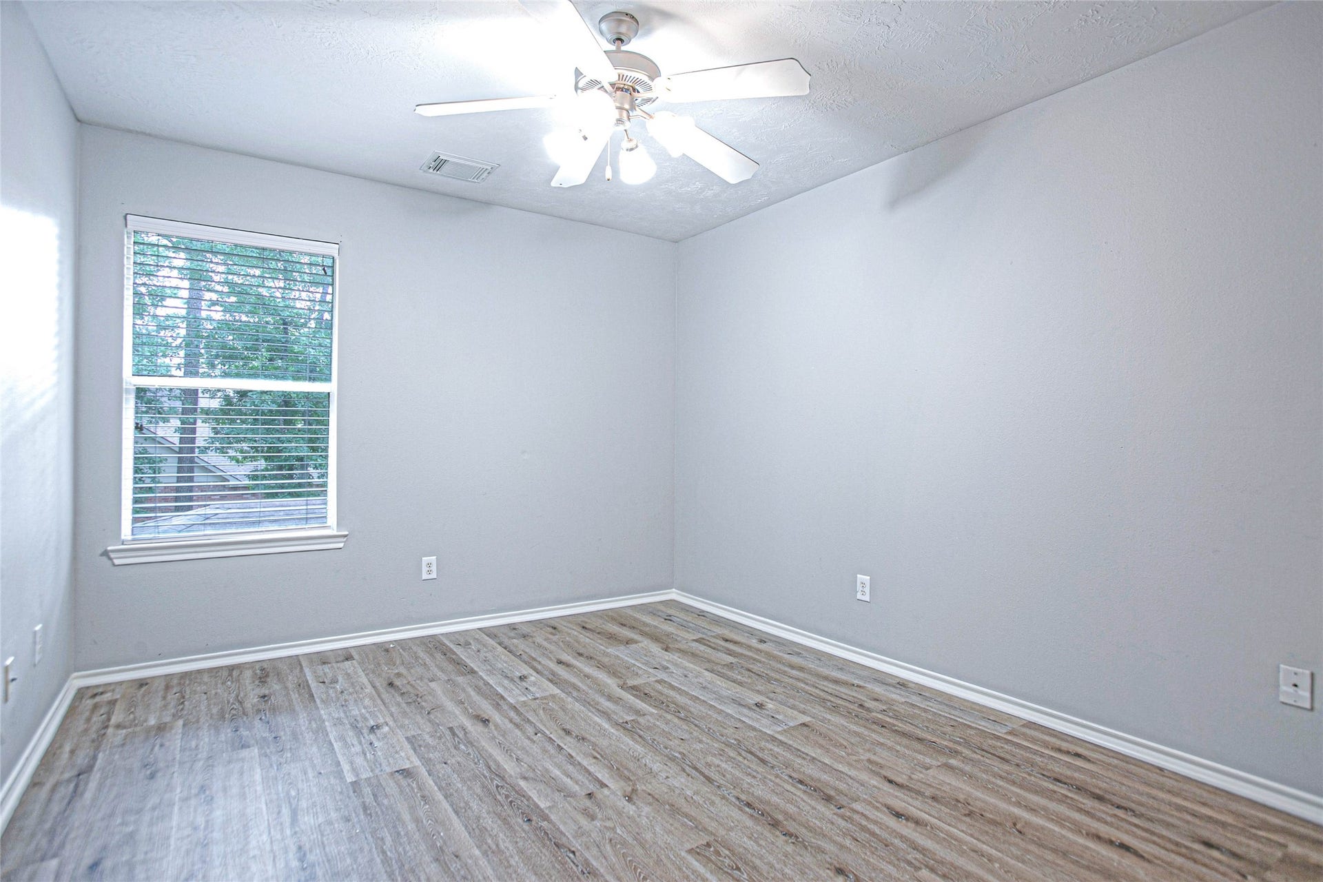 43 W Spindle Tree Circle, The Woodlands, TX 77382