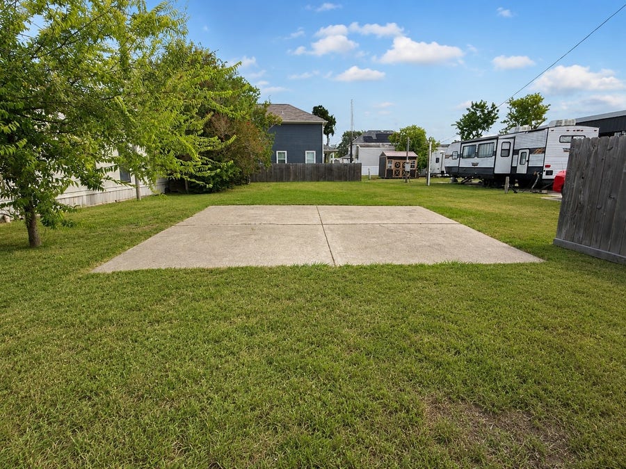 Property photo for 2739 Bay Oaks Harbor Drive, Baytown, TX