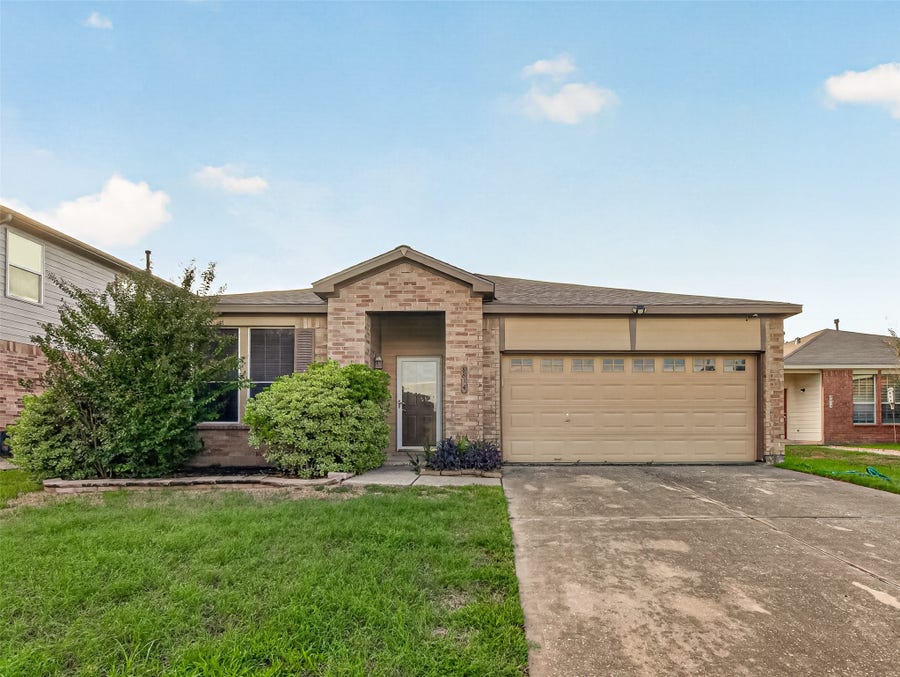 Property photo for 8814 Willow Spur Drive, Tomball, TX