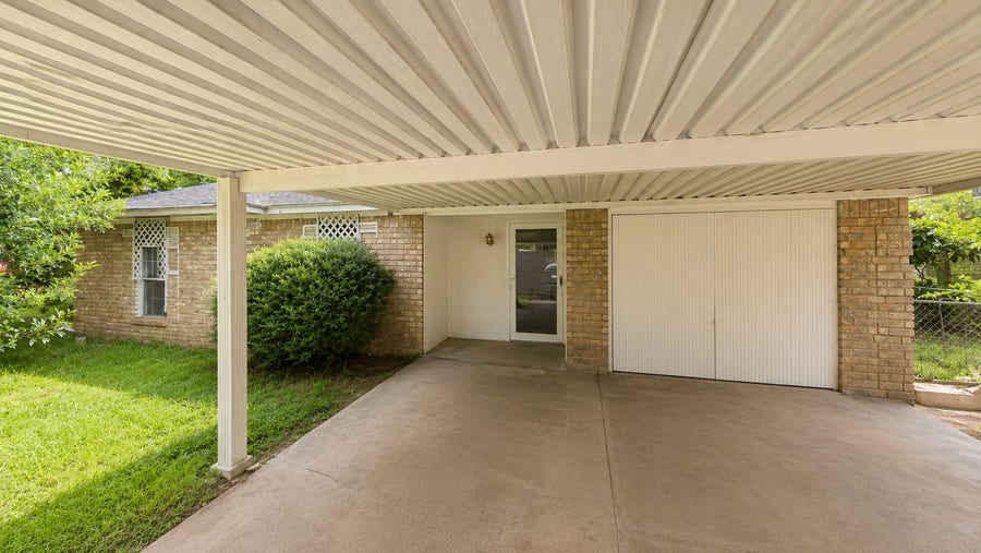 Property photo for 1402 Center Street, Richmond, TX