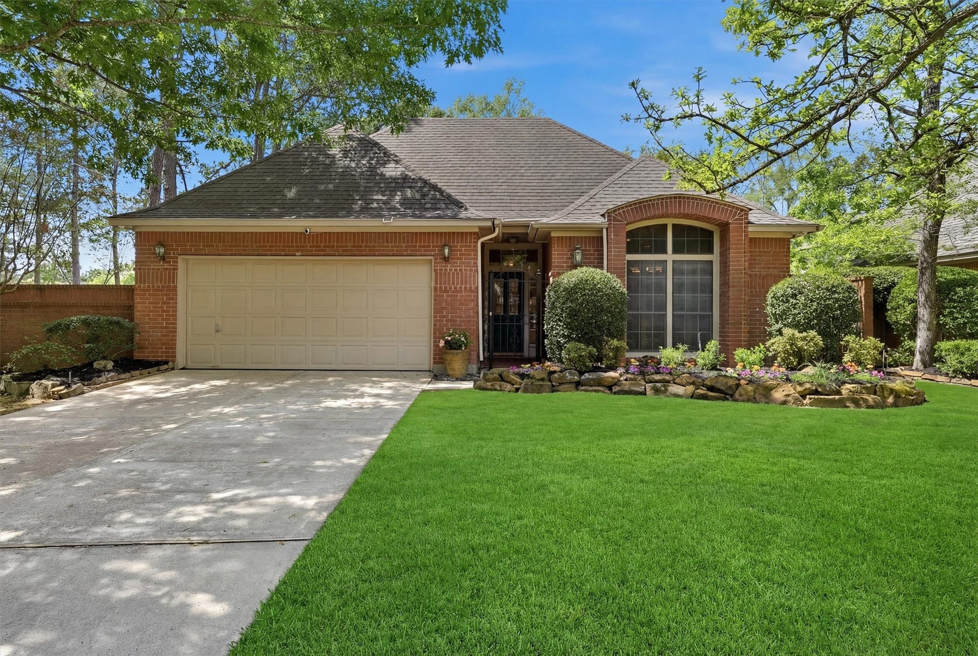 3203 Hickory Brook Lane, Houston, TX 77345 One-story Kings Crossing patio home on a corner lot with a new roof installed in 2026.