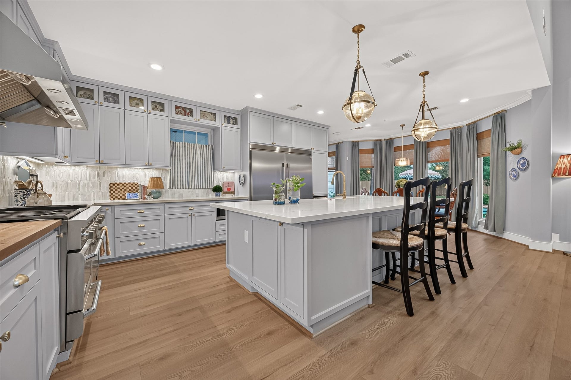 38 N Longspur Drive, The Woodlands, TX 77380 38 N Longspur Drive, The Woodlands, TX 77380