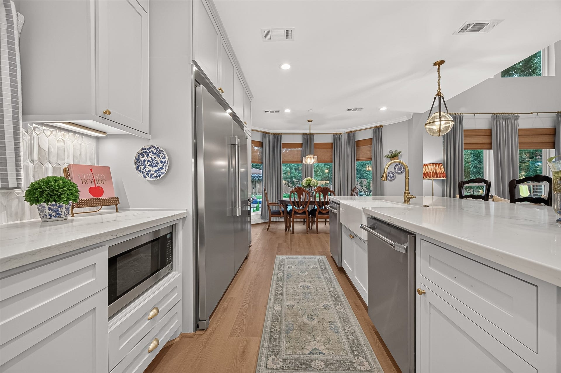 38 N Longspur Drive, The Woodlands, TX 77380 38 N Longspur Drive, The Woodlands, TX 77380