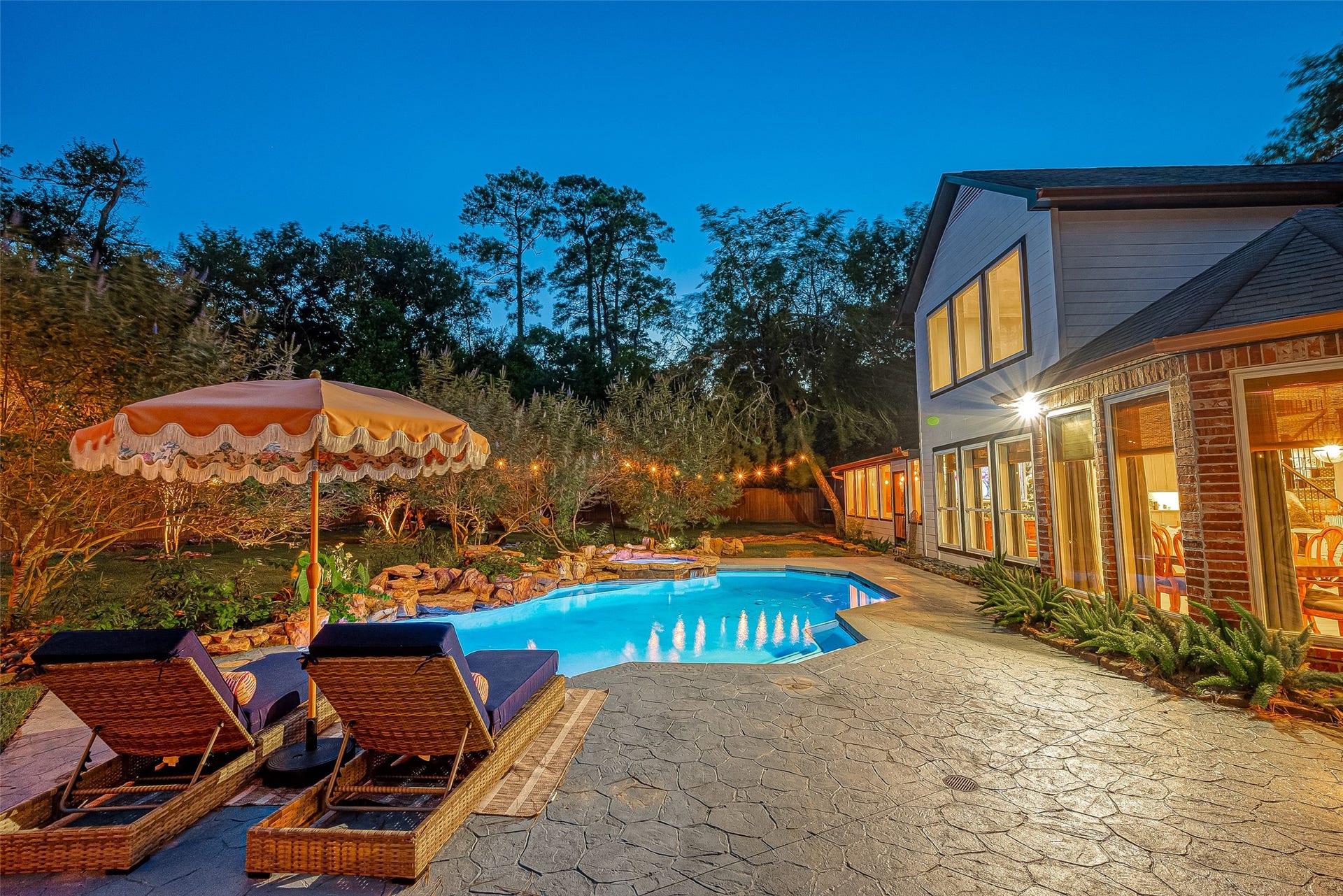 38 N Longspur Drive, The Woodlands, TX 77380 38 N Longspur Drive, The Woodlands, TX 77380