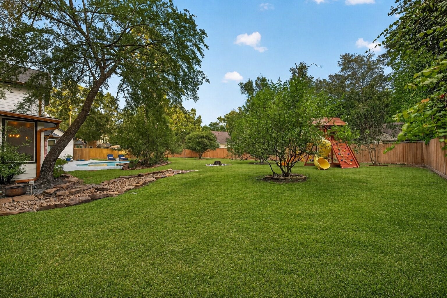 38 N Longspur Drive, The Woodlands, TX 77380 38 N Longspur Drive, The Woodlands, TX 77380