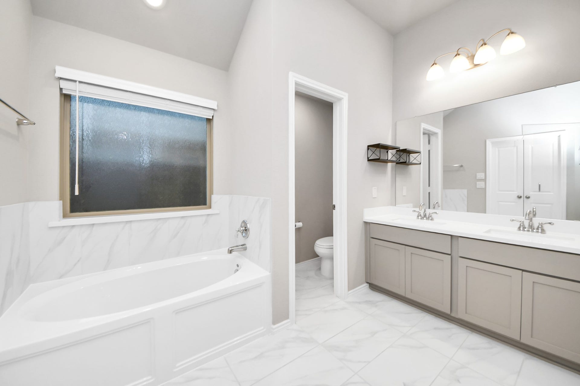 12915 California Palm Court, Cypress, TX 77433 Primary Bathroom