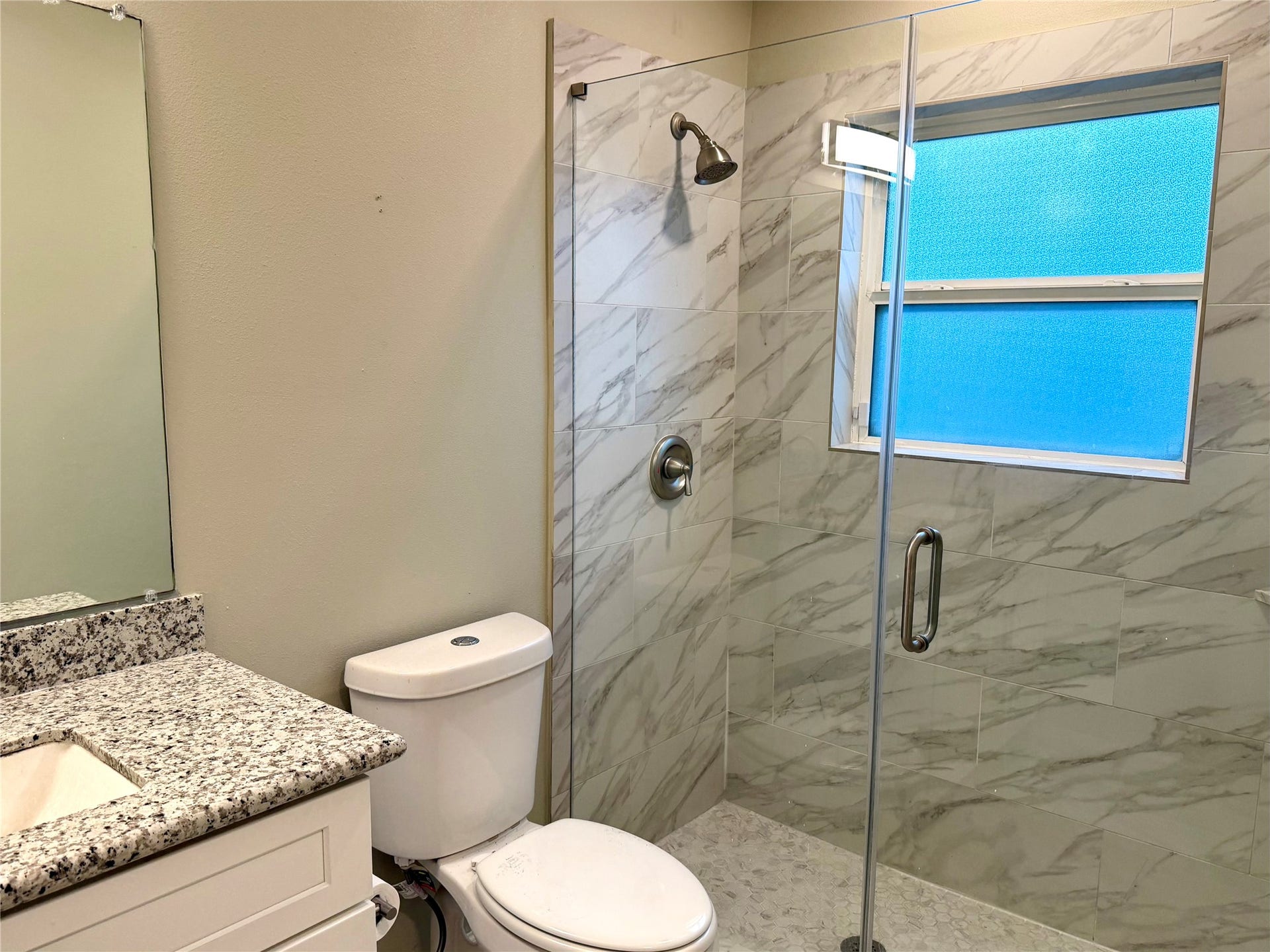 3409 Providence Street, Houston, TX 77020 Primary bathroom.