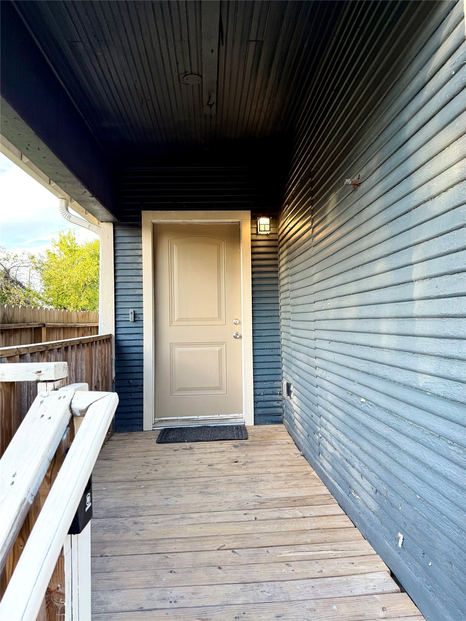3409 Providence Street, Houston, TX 77020 Covered front porch.