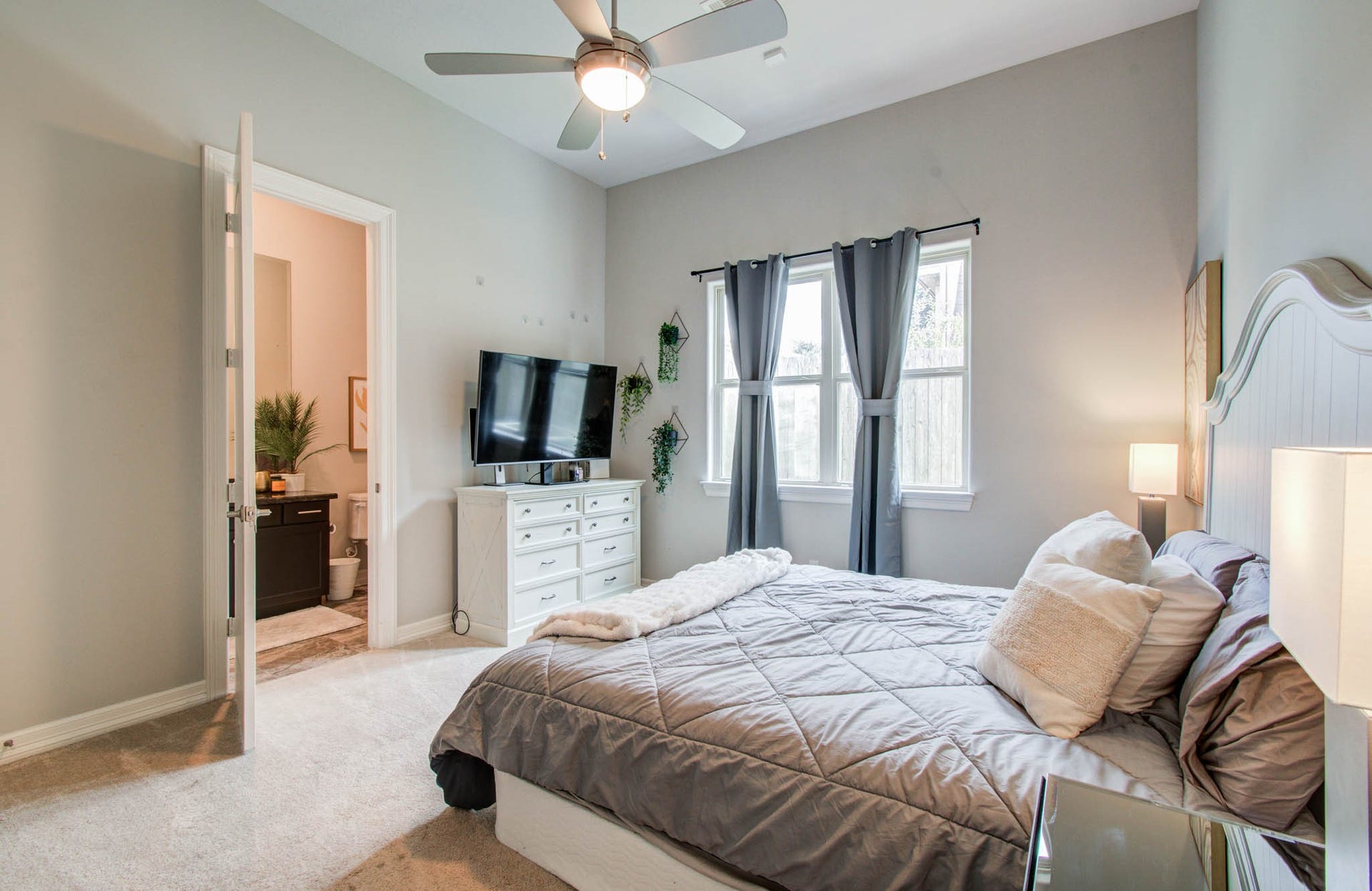 11123 Olympia Drive, Houston, TX 77042 1st floor bedroom with ensuite bathroom.