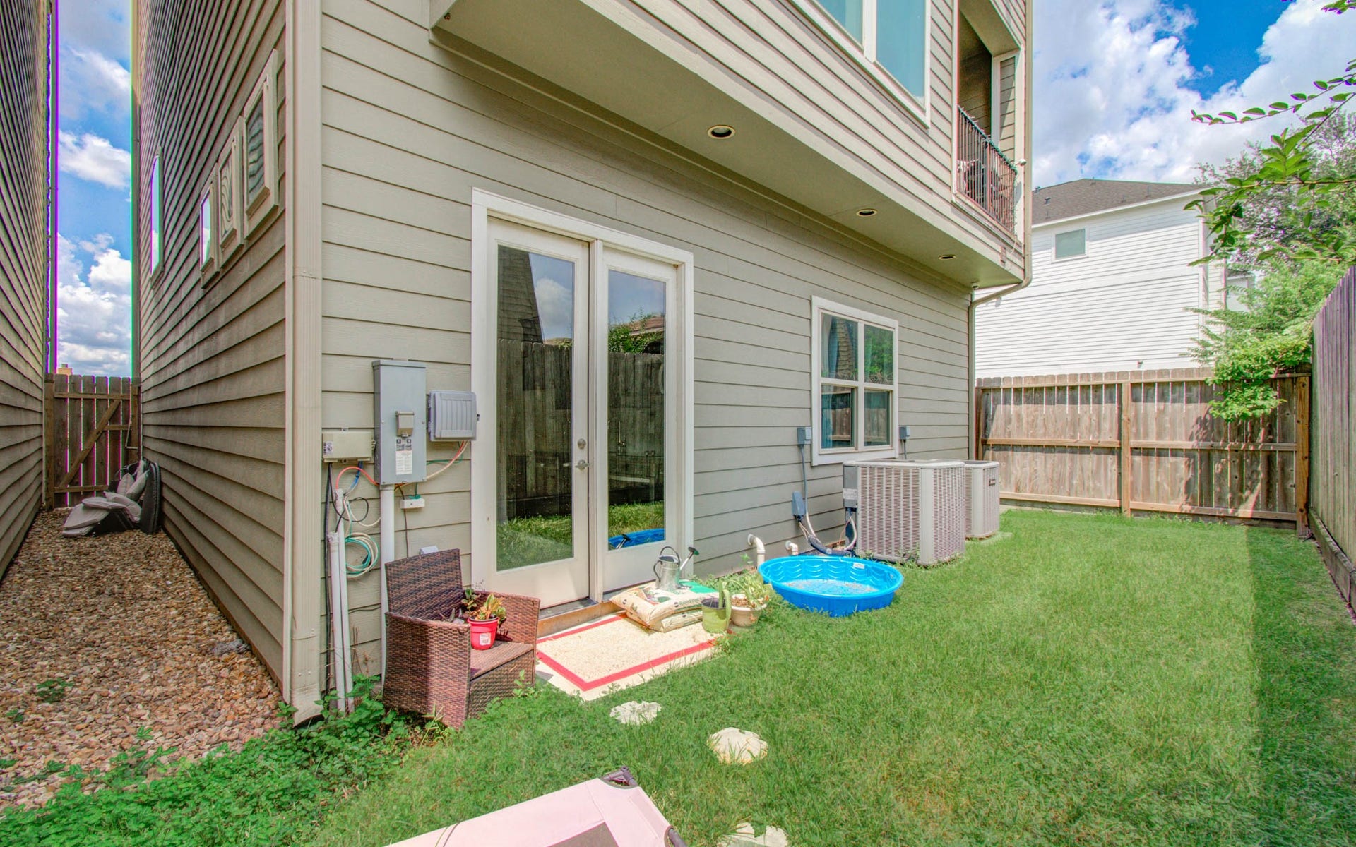 11123 Olympia Drive, Houston, TX 77042 Decent yard size.