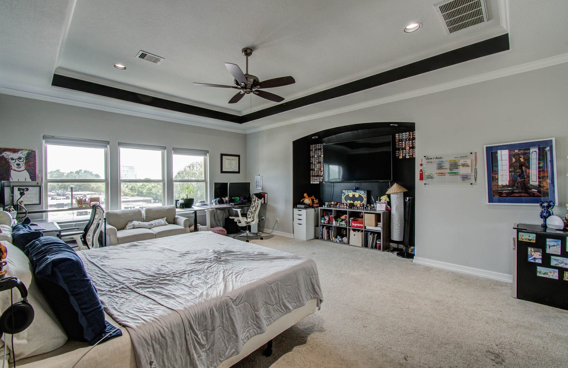 11123 Olympia Drive, Houston, TX 77042 Massive primary bedroom with lots of lighting