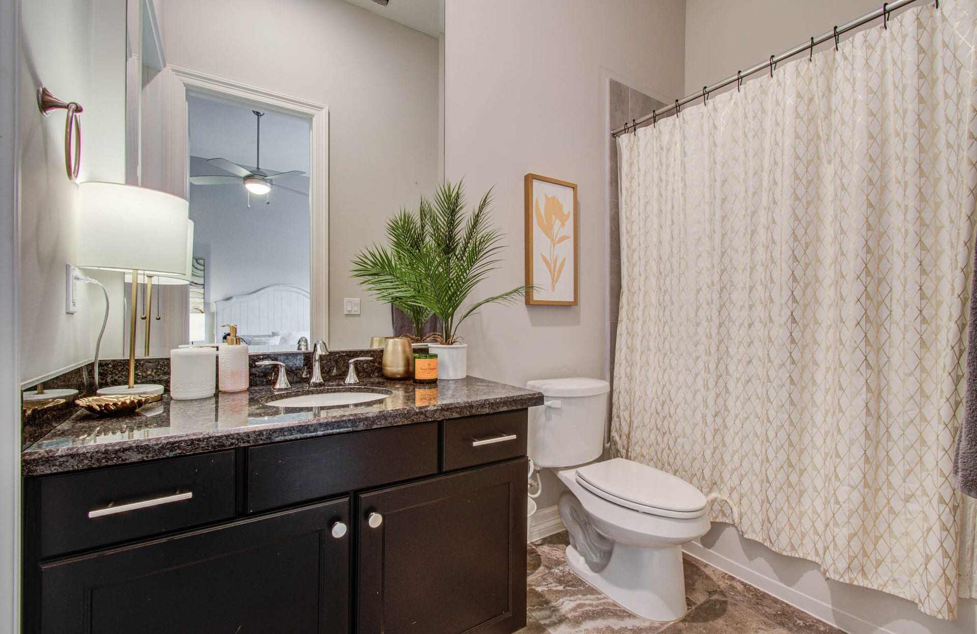 11123 Olympia Drive, Houston, TX 77042 1st floor bathroom.