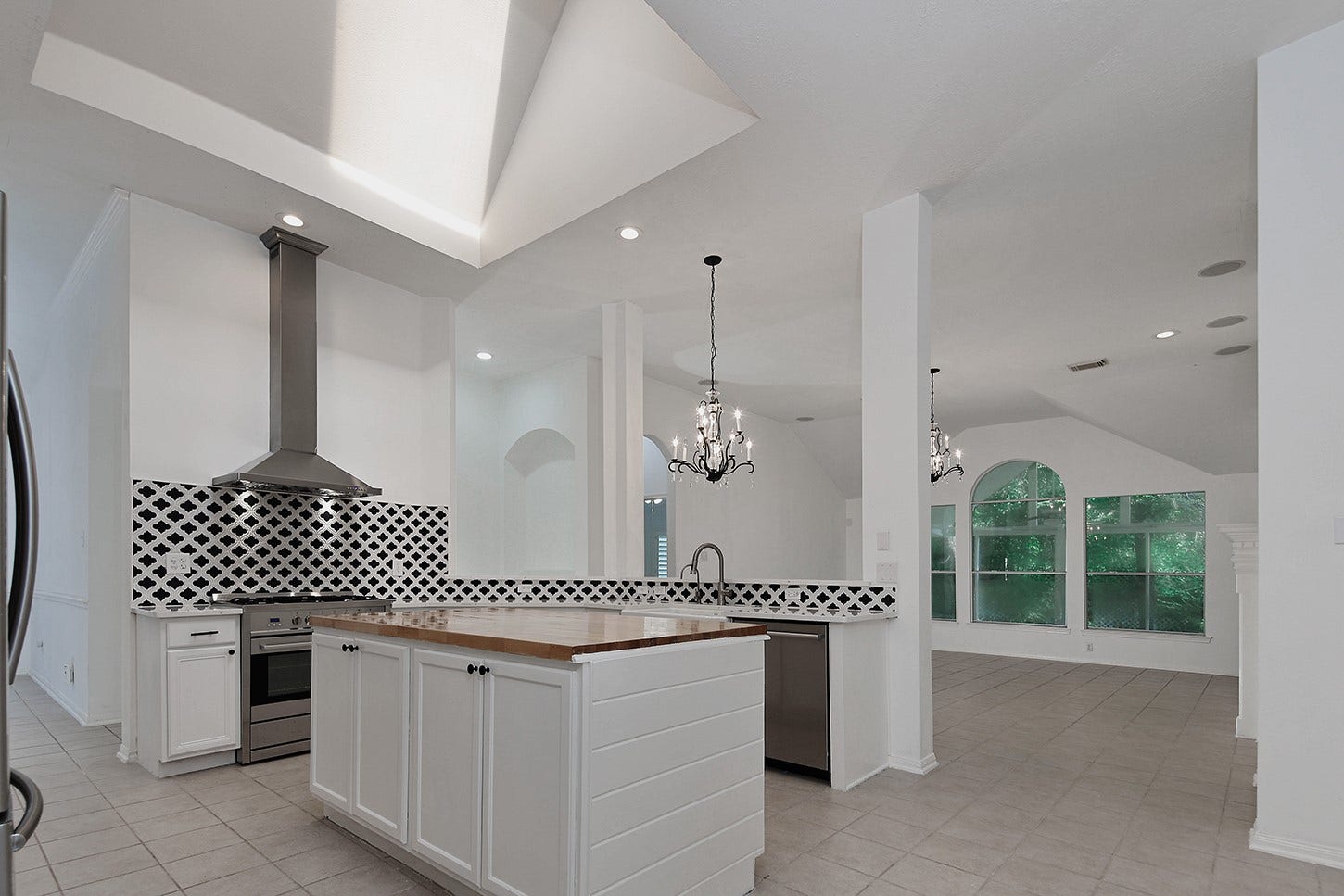 174 N Wimberly Way, The Woodlands, TX 77385 174 N Wimberly Way, The Woodlands, TX 77385
