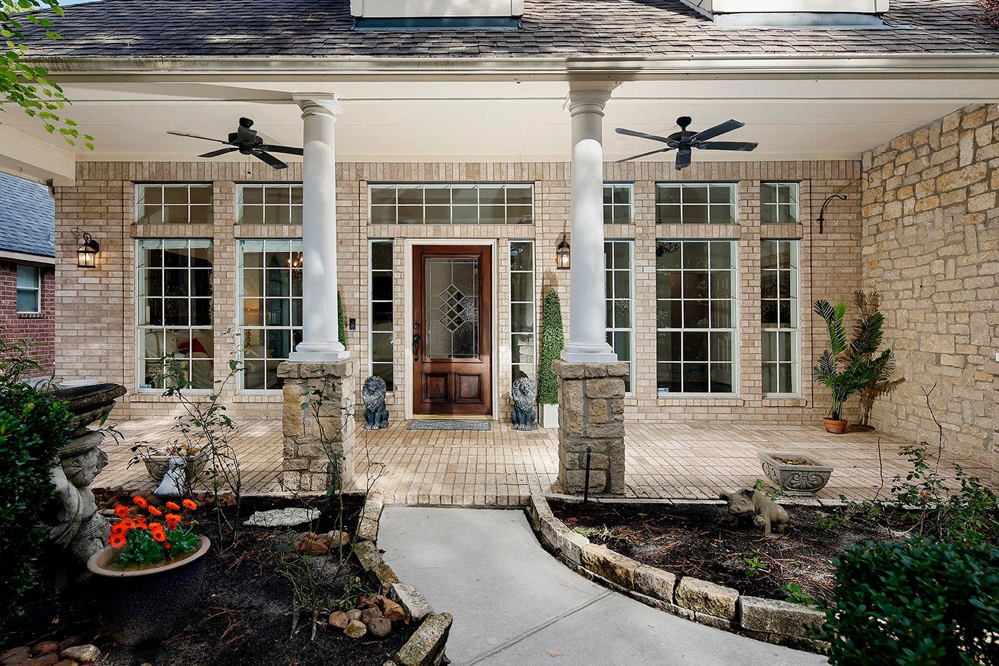 174 N Wimberly Way, The Woodlands, TX 77385 Front entry/porch