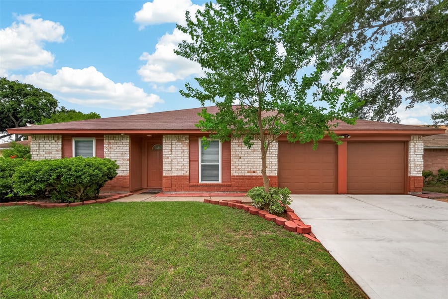 Property photo for 19610 San Gabriel Drive, Houston, TX