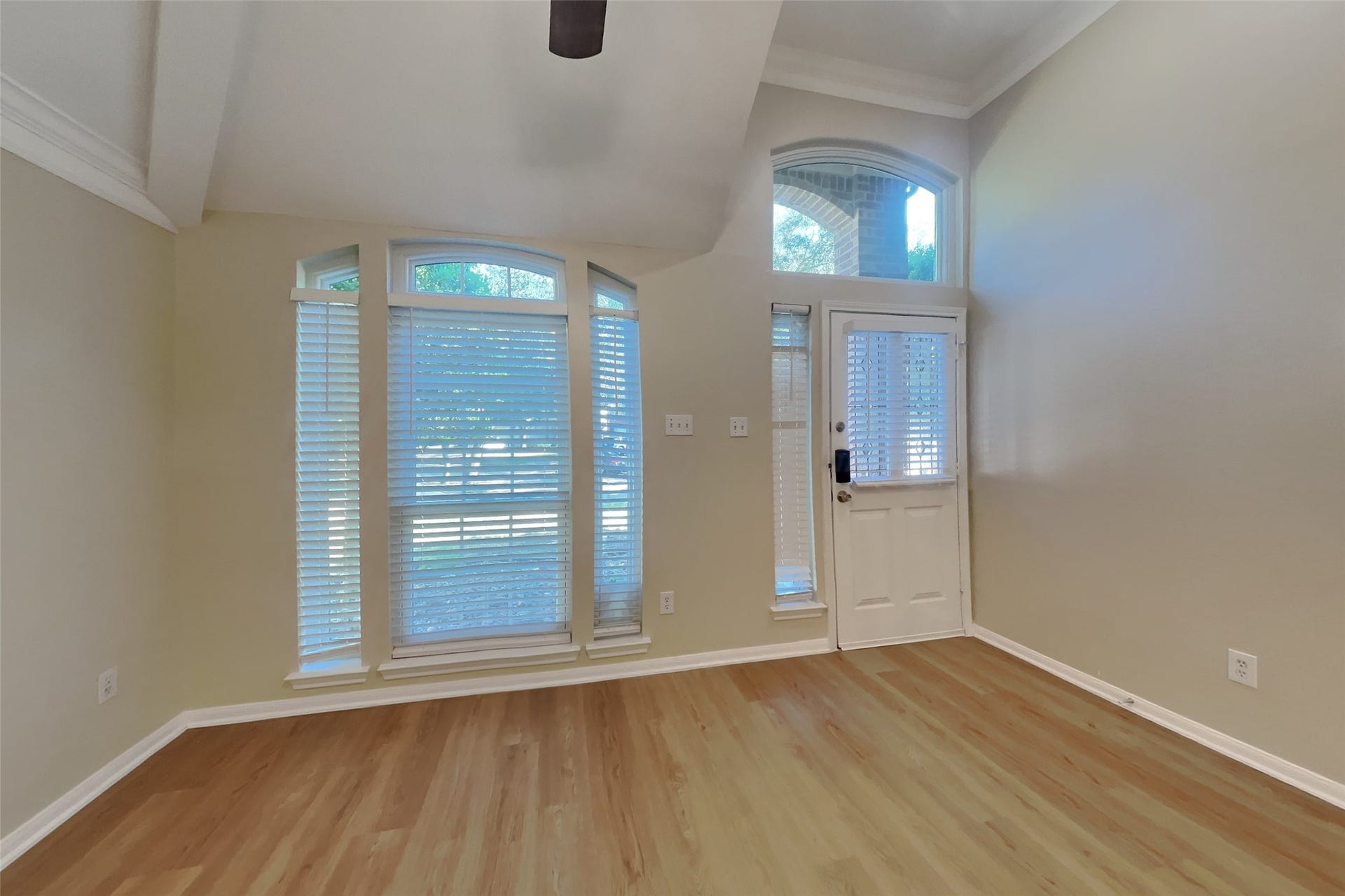 826 Featherbrook Court, Sugar Land, TX 77479 826 Featherbrook Court, Sugar Land, TX 77479