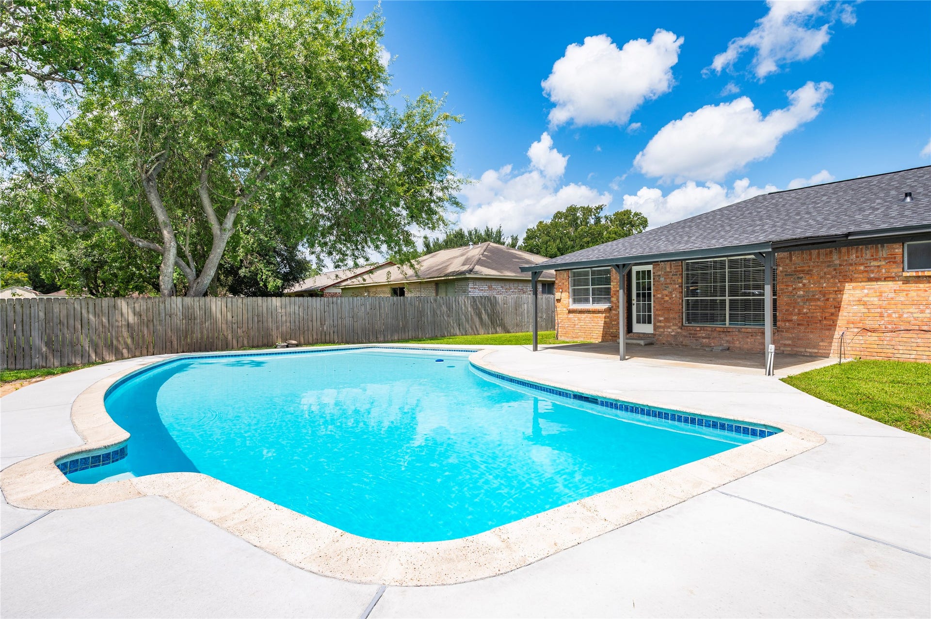 5422 Thistle Drive, Dickinson, TX 77539 5422 Thistle Drive, Dickinson, TX 77539