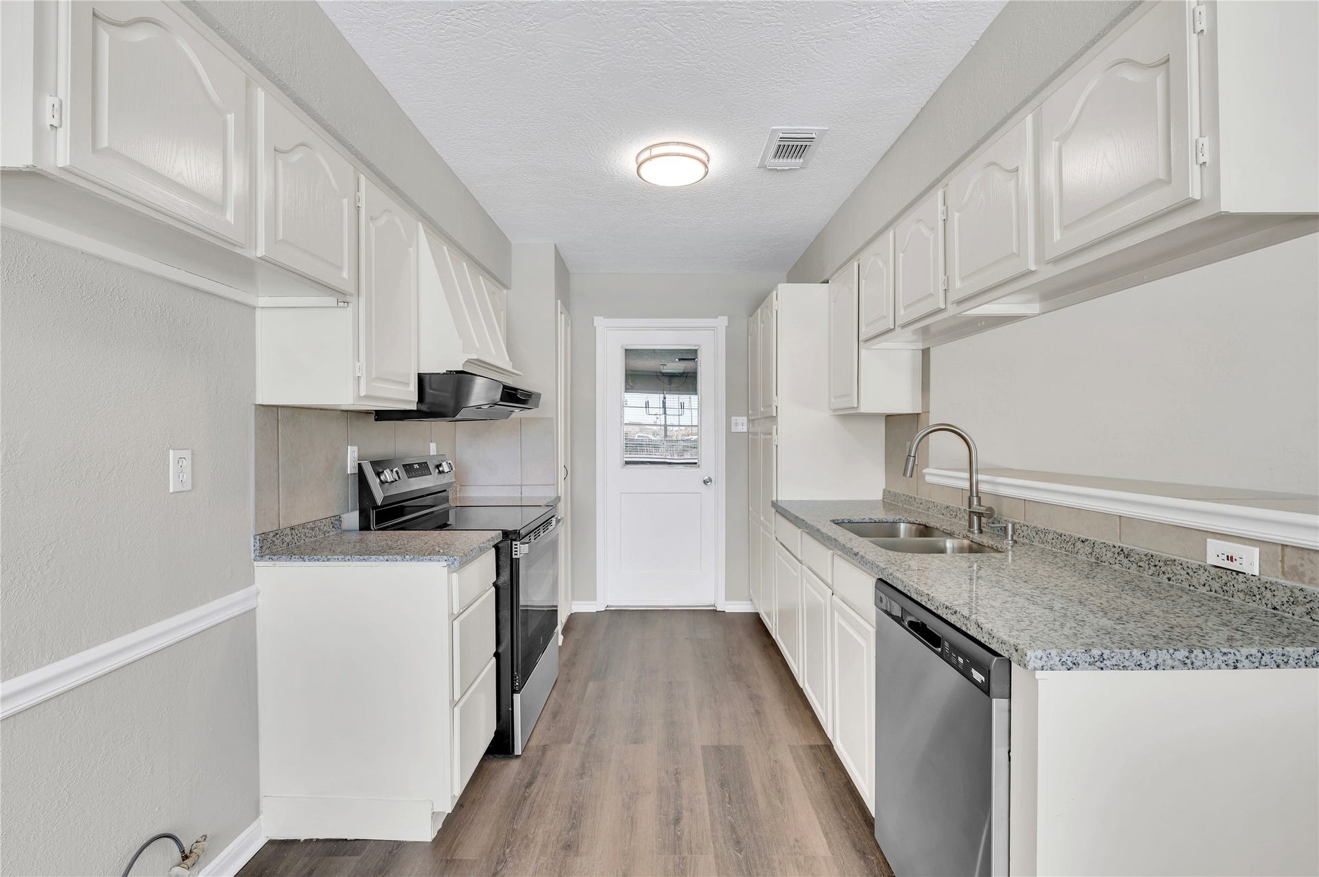 5422 Thistle Drive, Dickinson, TX 77539 5422 Thistle Drive, Dickinson, TX 77539