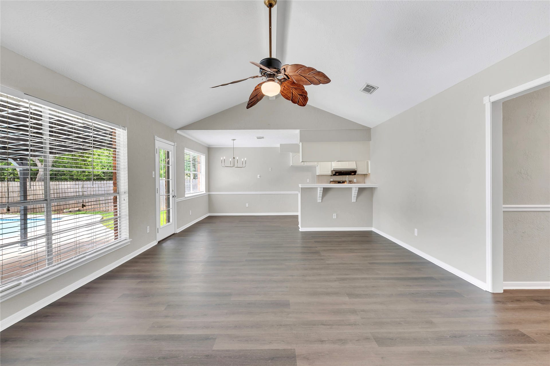 5422 Thistle Drive, Dickinson, TX 77539 5422 Thistle Drive, Dickinson, TX 77539