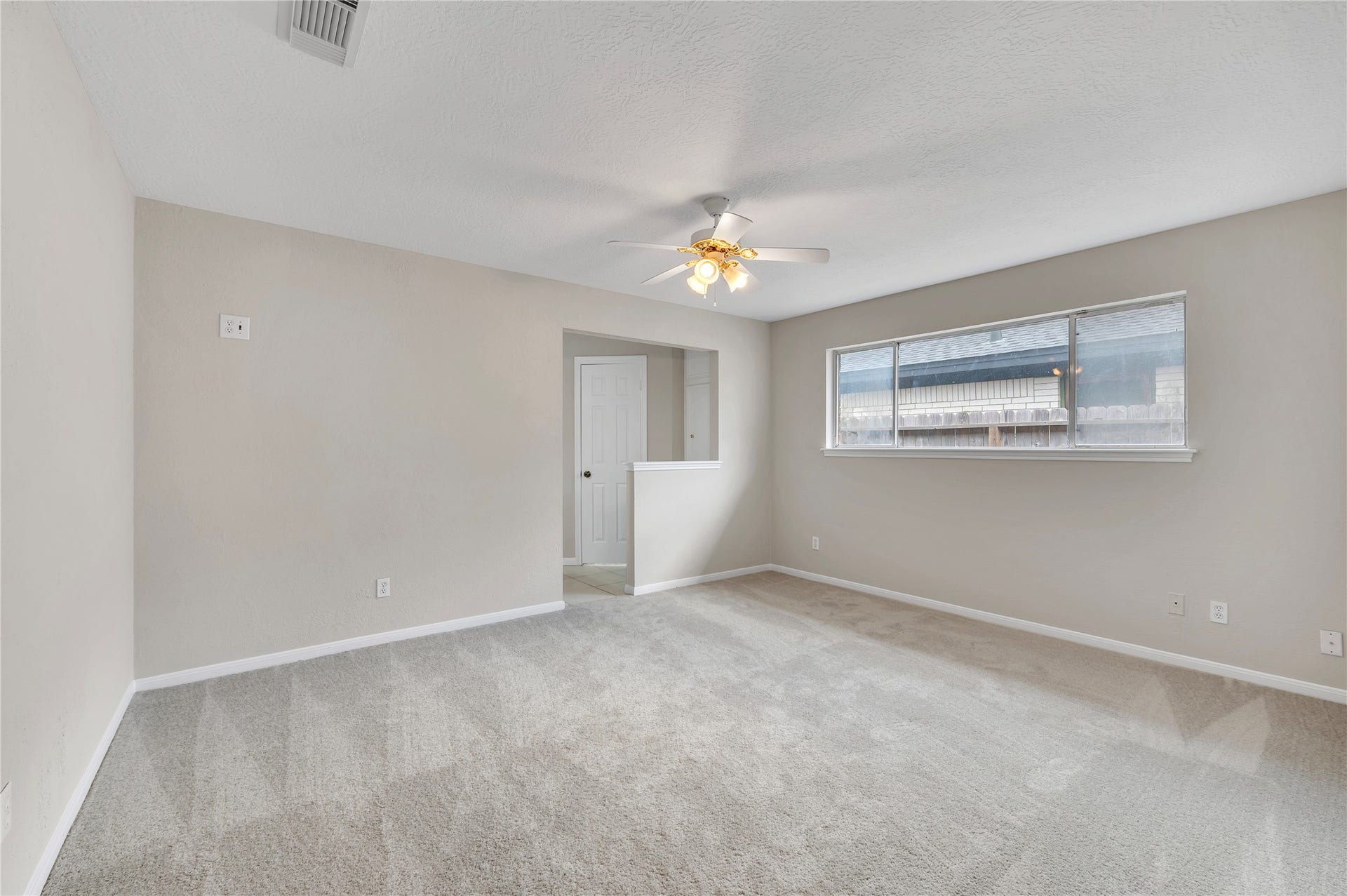 5422 Thistle Drive, Dickinson, TX 77539 5422 Thistle Drive, Dickinson, TX 77539