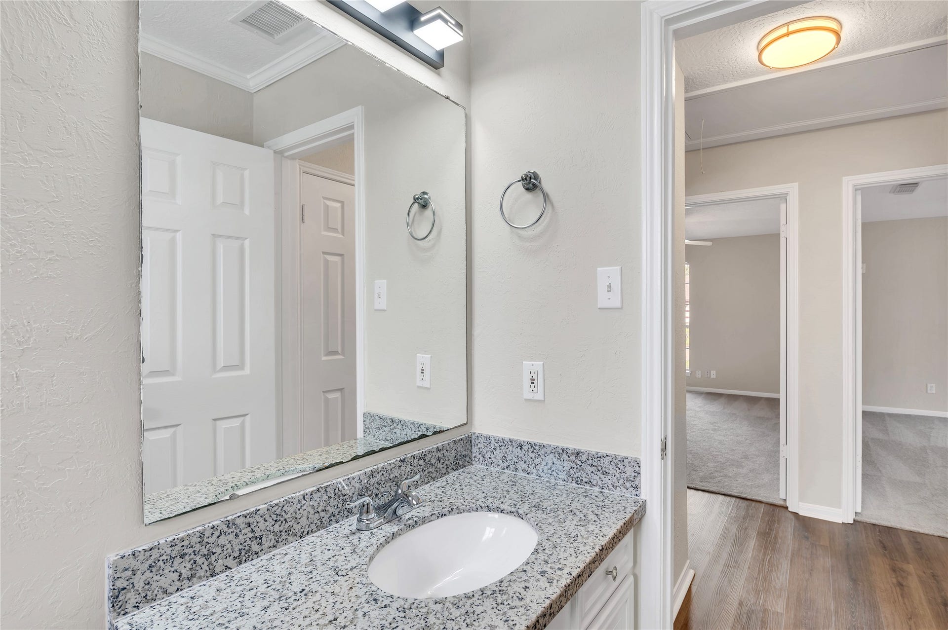 5422 Thistle Drive, Dickinson, TX 77539 5422 Thistle Drive, Dickinson, TX 77539