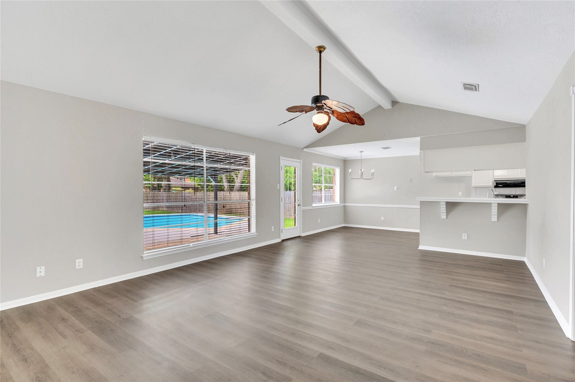 5422 Thistle Drive, Dickinson, TX 77539 5422 Thistle Drive, Dickinson, TX 77539