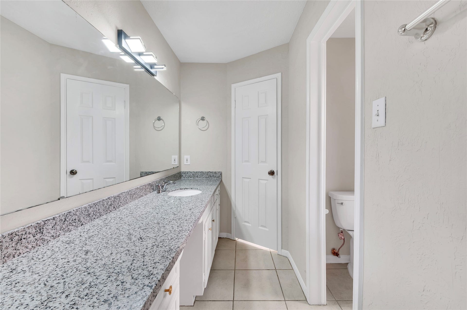 5422 Thistle Drive, Dickinson, TX 77539 5422 Thistle Drive, Dickinson, TX 77539