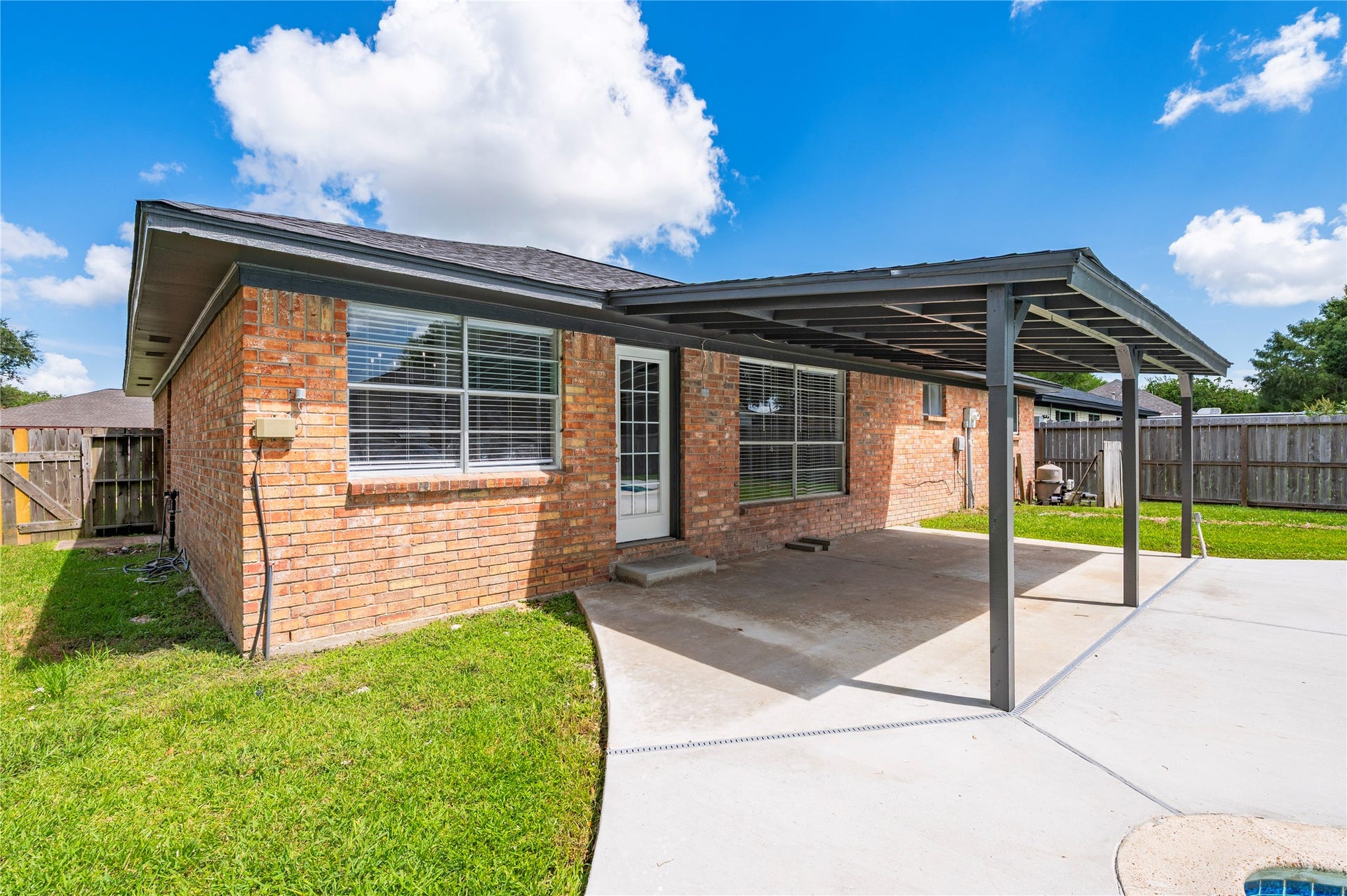 5422 Thistle Drive, Dickinson, TX 77539 5422 Thistle Drive, Dickinson, TX 77539