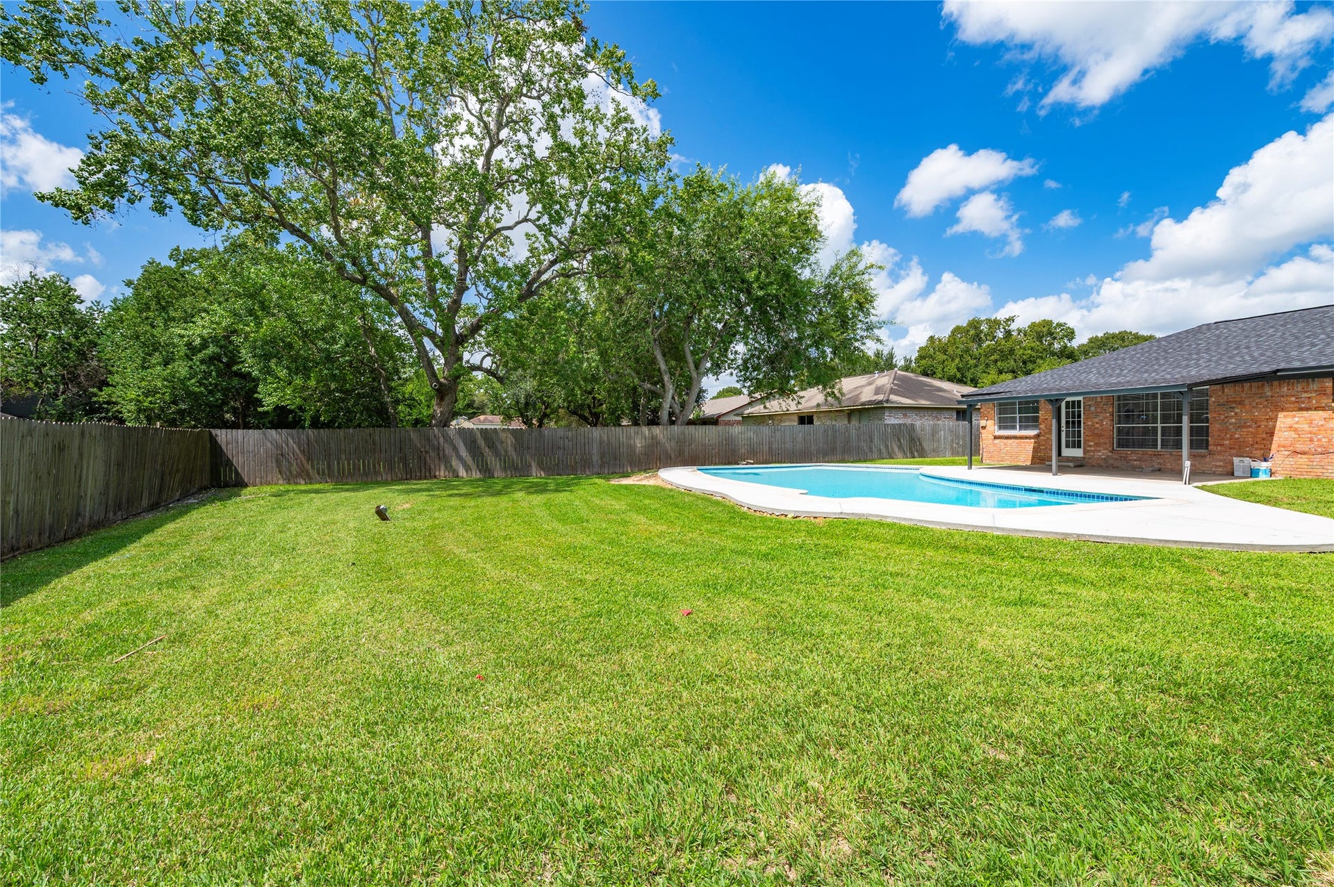 5422 Thistle Drive, Dickinson, TX 77539 5422 Thistle Drive, Dickinson, TX 77539