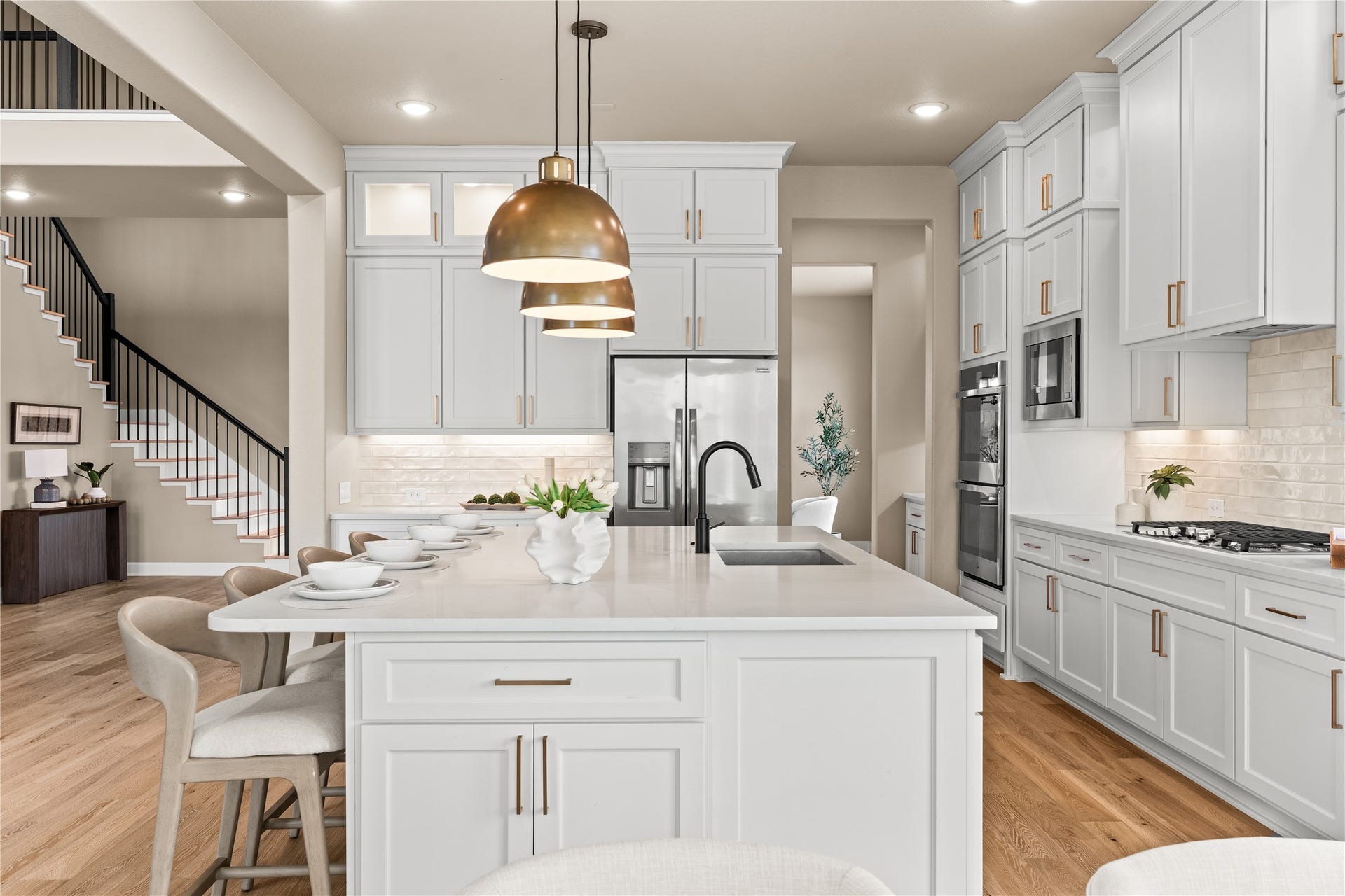 9607 Maple Wood Drive, Missouri City, TX 77459 You can't go wrong with this showstopping kitchen. Every detail has been meticulously thought out. It was created to be versatile for both the gourmet chef and takeout. You will feel at home here either way! *Virtually Staged*