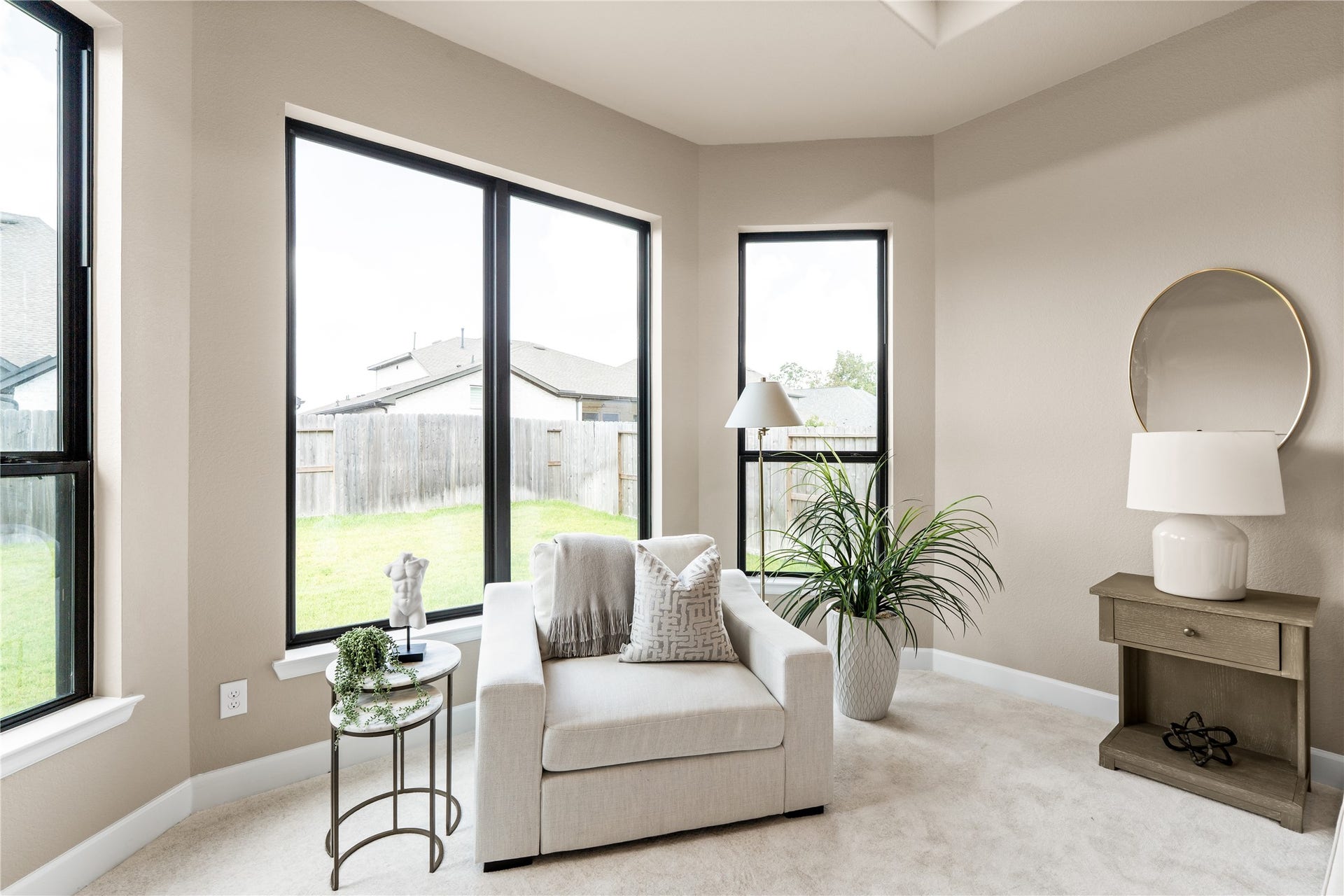 9607 Maple Wood Drive, Missouri City, TX 77459 Enter into rest and relaxation in this comfortable seating area in your private primary retreat. It's the perfect place to escape after a long day. *Virtually Staged*