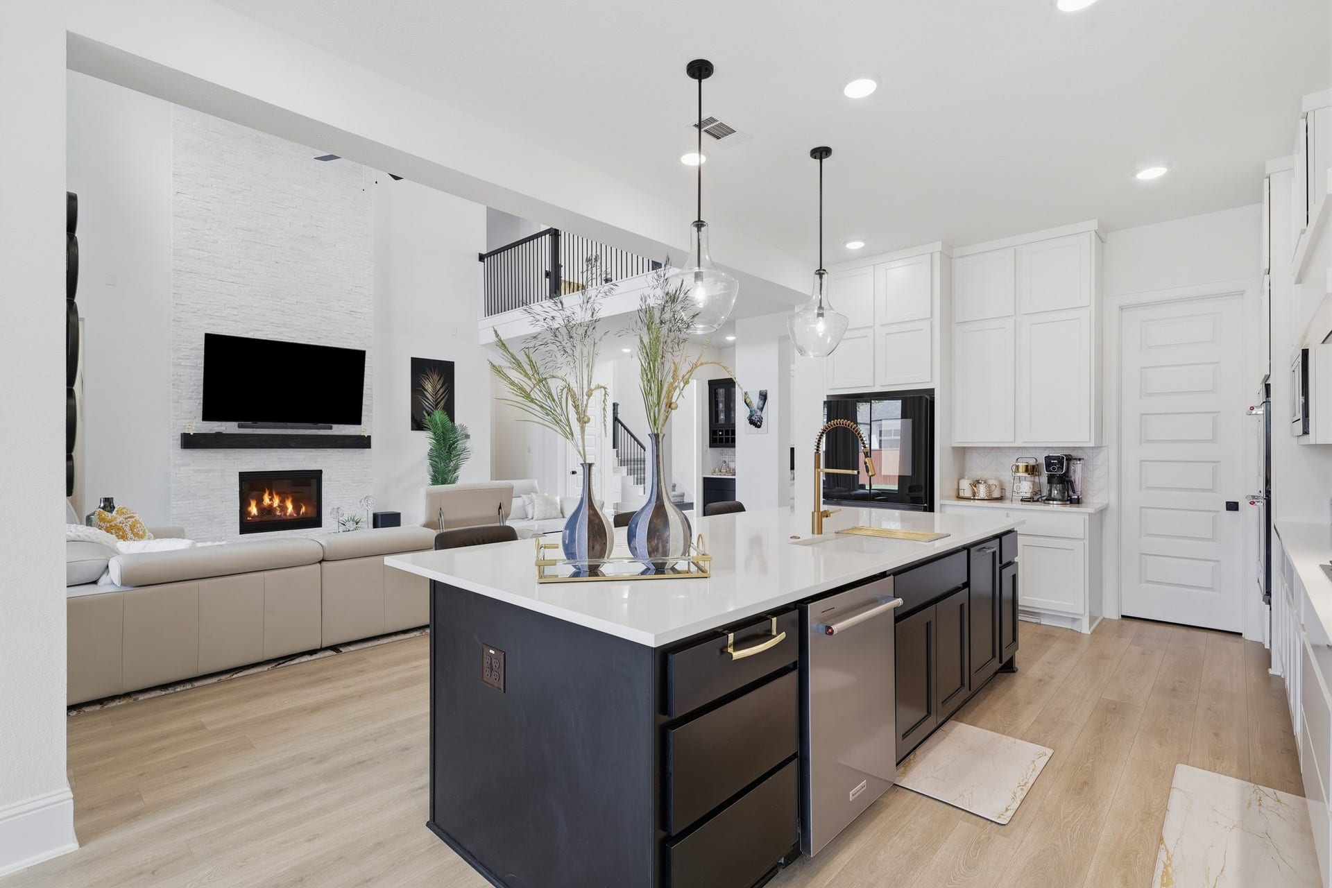 10528 Scarce Chaser Street, Conroe, TX 77385 10528 Scarce Chaser Street, Conroe, TX 77385