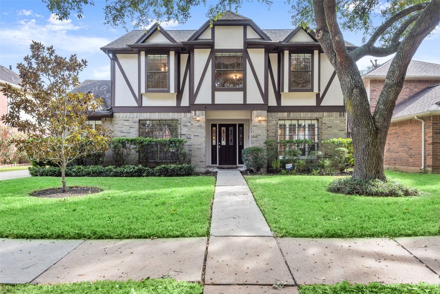 Property photo for 2415 Parkwood Lane, Sugar Land, TX