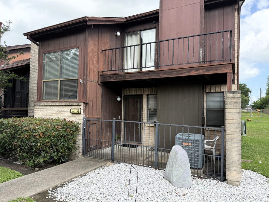 Property photo for 62 Evanston Street, #2/5, Houston, TX