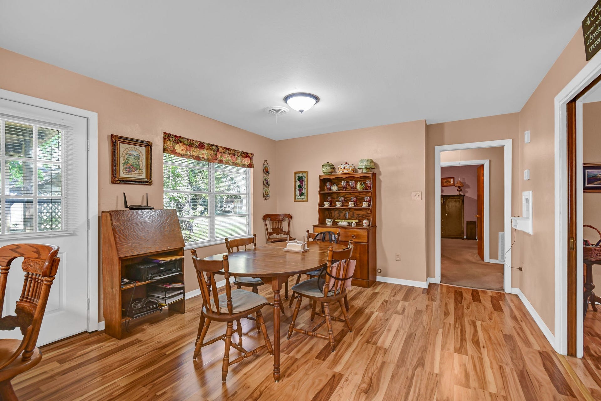 102 W Meadow Lane, West Columbia, TX 77486