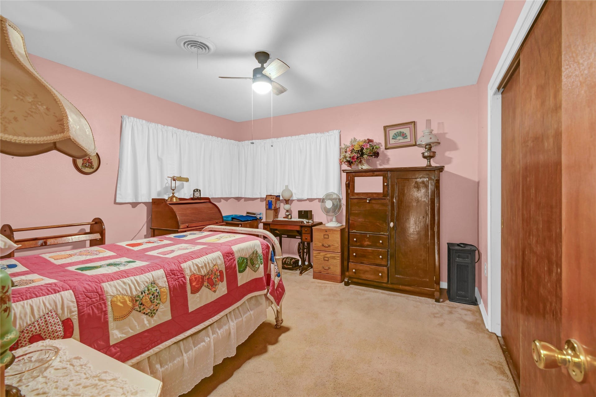 102 W Meadow Lane, West Columbia, TX 77486
