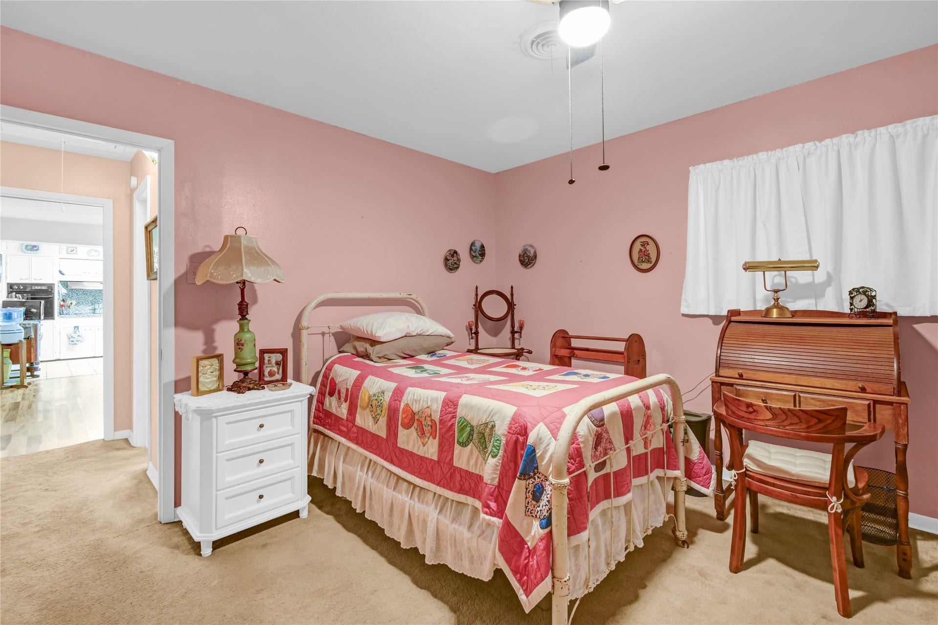 102 W Meadow Lane, West Columbia, TX 77486